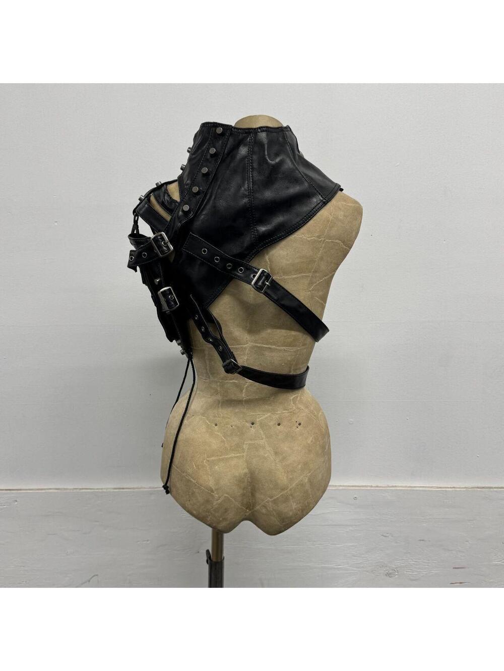 Avant-Garde Cyberpunk Apocalyptic Black Asymmetric Pauldron Harness - Picture 3 of 7